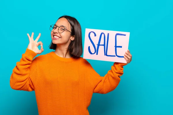 Uma Jovem Latina Conceito Venda — Fotografia de Stock