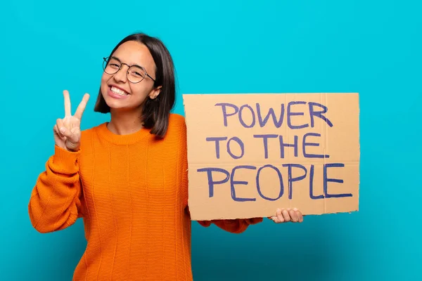 Una Joven Latina Poder Concepto Gente —  Fotos de Stock