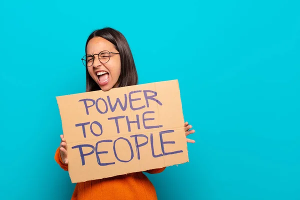 Uma Jovem Latina Poder Para Conceito Pessoas — Fotografia de Stock