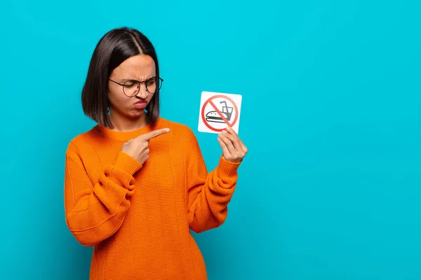 Junge Lateinische Frau Kein Konzept Für Essen Und Trinken — Stockfoto