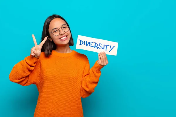 Concepto Diversidad Mujeres Latinas Jóvenes —  Fotos de Stock