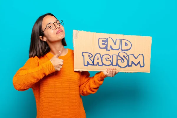 Young Latin Woman End Racism Concept — Stock Photo, Image