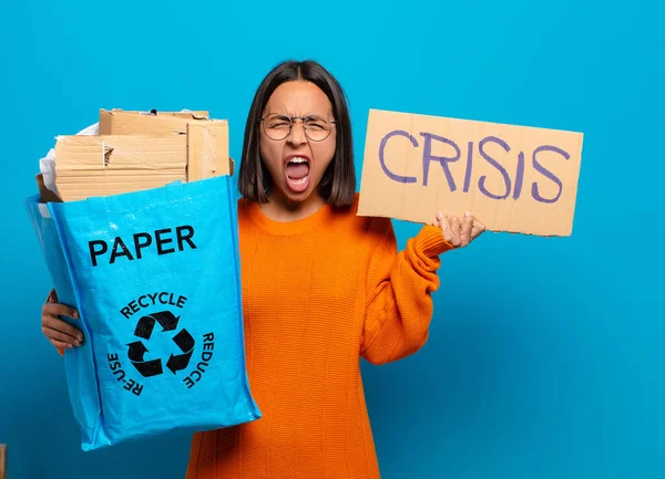 Young Hispanis Woman Recycle Concept — Stock Photo, Image