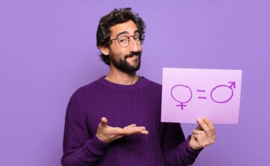 Genç sakallı adam cinsiyet eşitliği kavramı