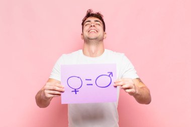 Cinsiyet işaretli genç yakışıklı adam.