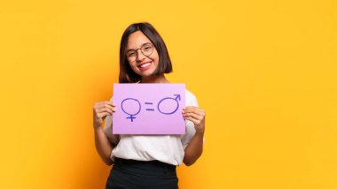 Genç ve güzel kadın cinsiyet eşitliği kavramı