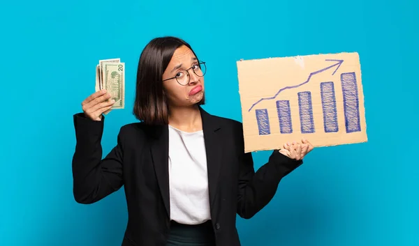 Young Pretty Businesswoman Increasing Bars Graphic — Stock Photo, Image