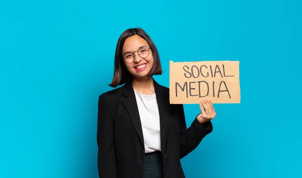 Jovem Bonita Empresária Conceito Mídia Social — Fotografia de Stock