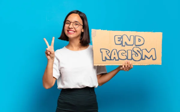 Young Pretty Woman End Racism Concept — Stock Photo, Image