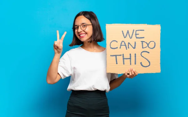 Una Mujer Joven Bonita Podemos Hacer Este Concepto —  Fotos de Stock