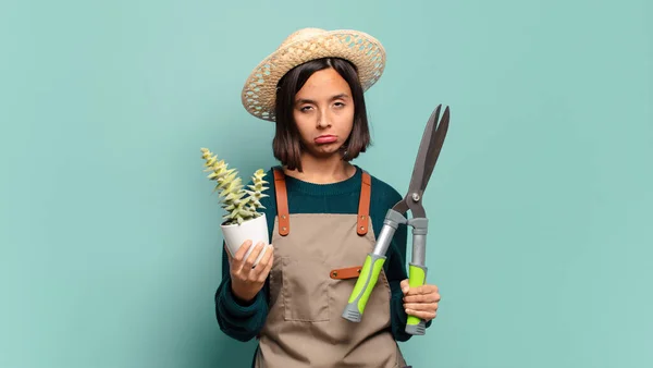 Wanita Cantik Muda Dengan Kaktus Konsep Petani — Stok Foto