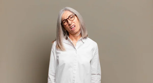 Senior Woman Feeling Puzzled Confused Dumb Stunned Expression Looking Something — Stockfoto