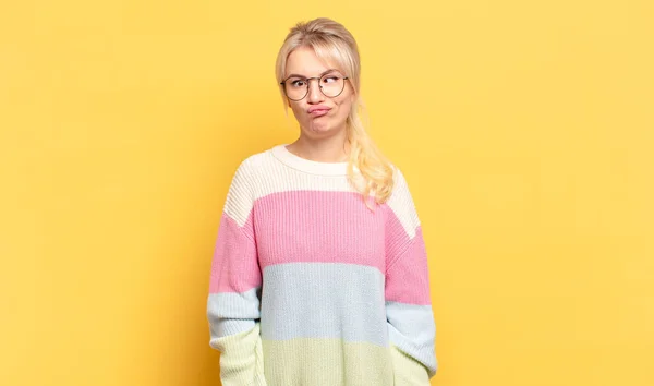 Blonde Woman Looking Goofy Funny Silly Cross Eyed Expression Joking — Stock Photo, Image
