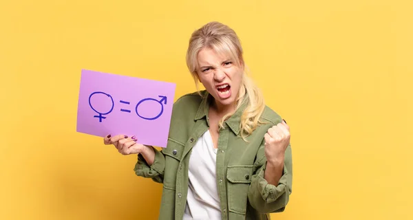 Blond Mooi Vrouw Gendergelijkheid Concept — Stockfoto