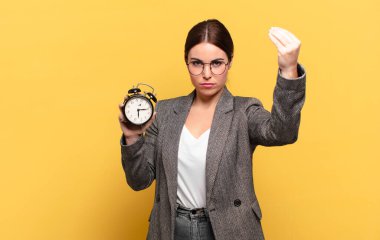 Genç ve güzel bir kadın kapiş ya da para hareketi yapıyor, sana borçlarını ödemeni söylüyor.!