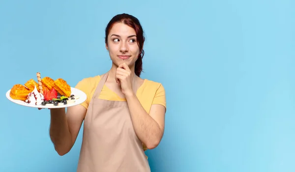 Pretty Bakery Employee Woman Waffles Cakes — Stock Photo, Image