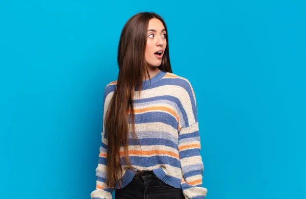 Young Pretty Casual Woman Feeling Shocked Happy Amazed Surprised Looking — Stock Photo, Image