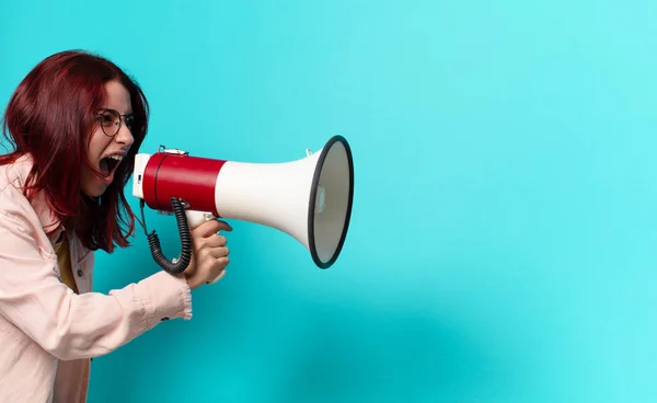 Pretty Woman Shouting Megaphone — Stock Photo, Image