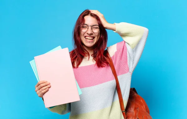 Mulher Estudante Bonita Fundo Azul — Fotografia de Stock