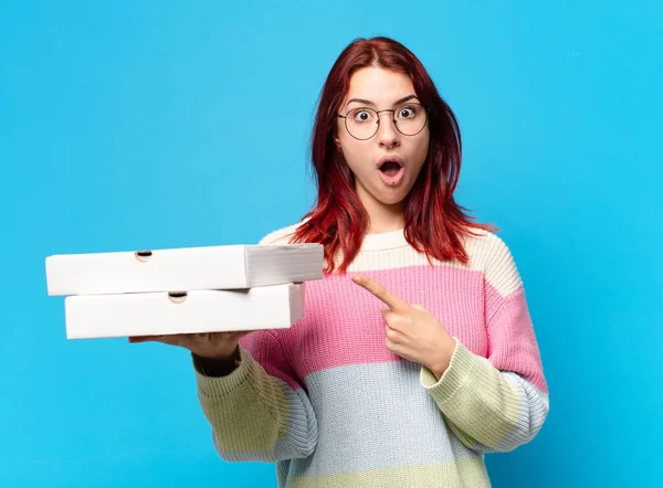 Mujer Bonita Con Cajas Pizza Para Llevar —  Fotos de Stock