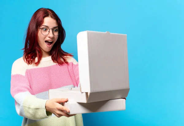 Mujer Bonita Con Cajas Pizza Para Llevar —  Fotos de Stock