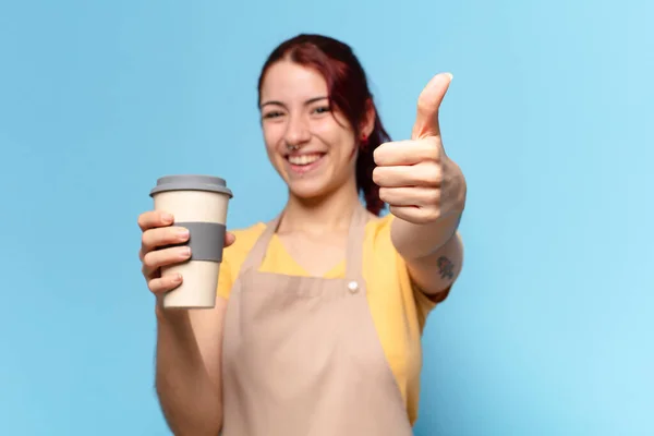 Mujer Bonita Con Café Para Llevar — Foto de Stock