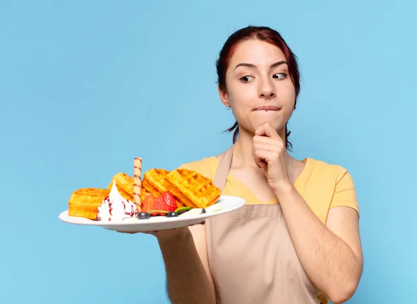 Pretty Bakery Employee Woman Waffles Cakes — Stock Photo, Image