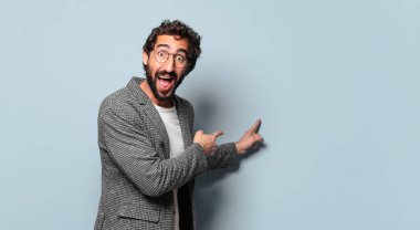 Genç çılgın sakallı iş adamı