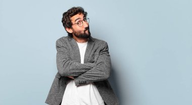 Genç çılgın sakallı iş adamı