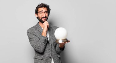 Genç, çılgın, sakallı iş adamı. Gelecekteki anlatıcı