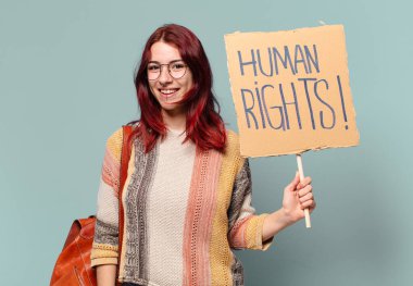 Güzel öğrenci eylemci kadın.