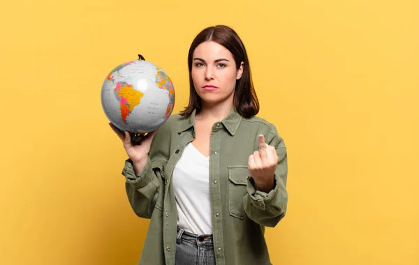 Junge Hübsche Frau Die Wütend Genervt Rebellisch Und Aggressiv Ist — Stockfoto