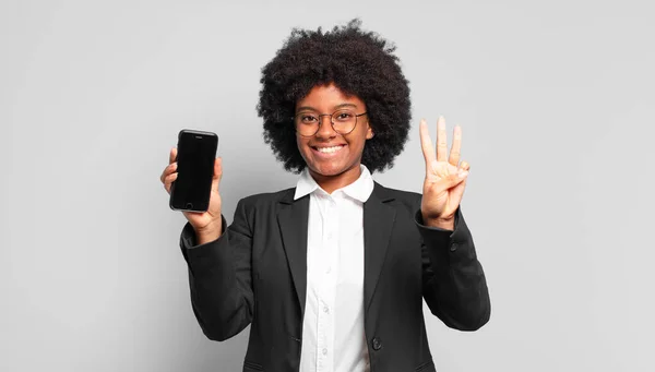 Jovem Empresária Afro Sorrindo Olhando Amigável Mostrando Número Três Terceiro — Fotografia de Stock