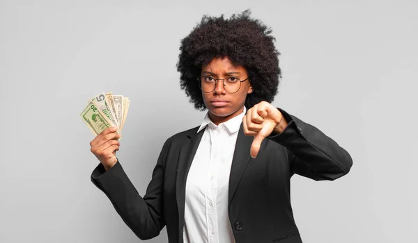 Młoda Afro Businesswoman Uczucie Gniewu Zły Zirytowany Rozczarowany Lub Niezadowolony — Zdjęcie stockowe
