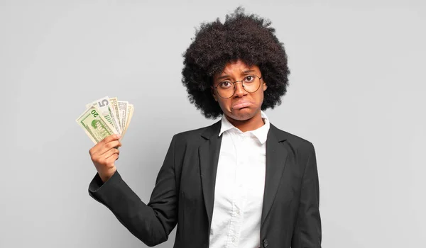 Młoda Afro Businesswoman Czuje Smutek Jęk Nieszczęśliwym Spojrzeniem Płacze Negatywnym — Zdjęcie stockowe