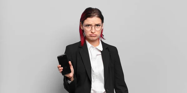 Junge Attraktive Frau Mit Rotem Haar Die Traurig Und Weinerlich — Stockfoto