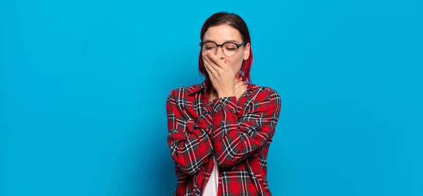 Zich Ziek Voelen Met Keelpijn Griepsymptomen Hoesten Met Mond Bedekt — Stockfoto