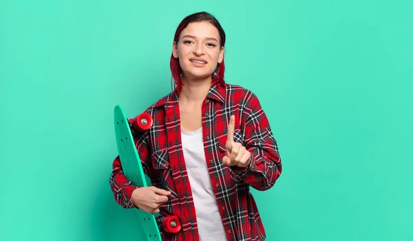 Jovem Atraente Mulher Cabelo Vermelho Sorrindo Orgulhosamente Confiantemente Fazendo Número — Fotografia de Stock