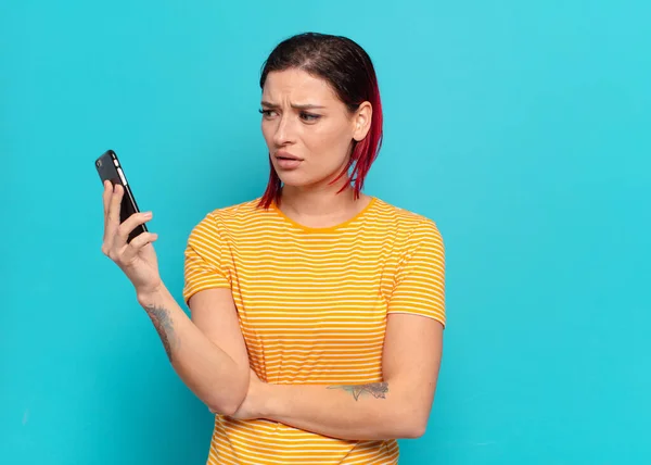 Red Hair Cool Woman Using Smart Phone — Zdjęcie stockowe