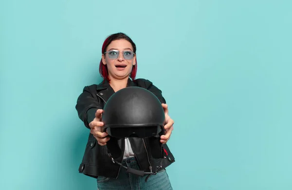Cheveux Roux Cool Femme Moto Rider Concept — Photo