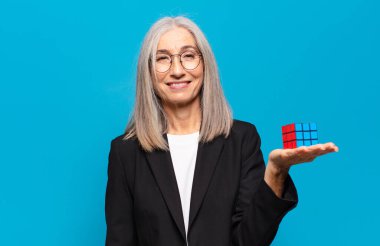 İstihbarat sorunu olan kıdemli, güzel bir iş kadını. Sorun kavramının çözümü