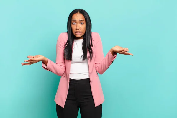 Young Black Woman Feeling Clueless Confused Sure Which Choice Option —  Fotos de Stock