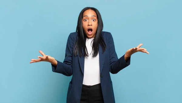 Young Black Woman Feeling Extremely Shocked Surprised Anxious Panicking Stressed — Stok fotoğraf