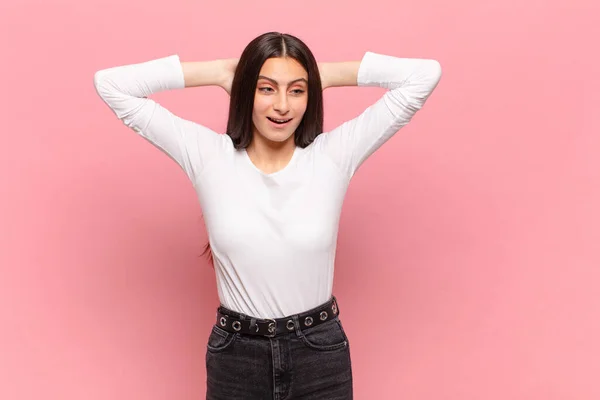 Jonge Mooie Vrouw Voelt Zich Gestrest Bezorgd Angstig Bang Met — Stockfoto