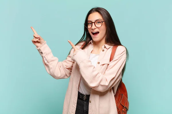 Young Pretty Woman Feeling Joyful Surprised Smiling Shocked Expression Pointing — Stock Photo, Image