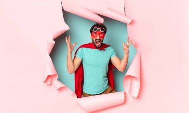 Çılgın süper kahraman adam.