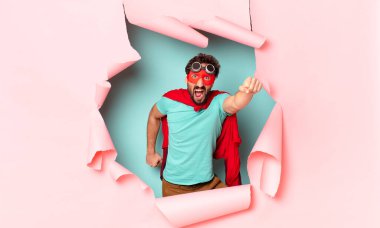 Çılgın süper kahraman adam.