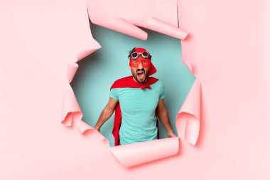 Çılgın süper kahraman adam.