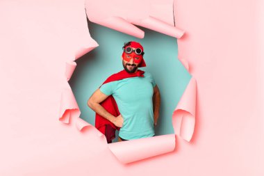 Çılgın süper kahraman adam mutlu ve gururlu