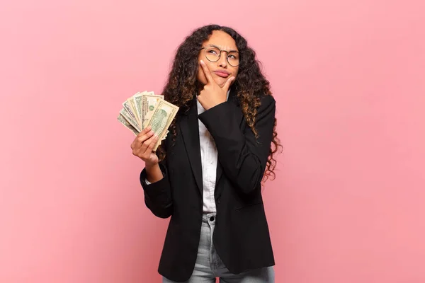 Young Hispanic Woman Thinking Feeling Doubtful Confused Different Options Wondering — Stock Photo, Image